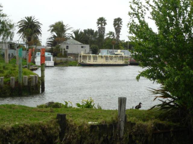 Blue House Villa Awanui Exterior photo